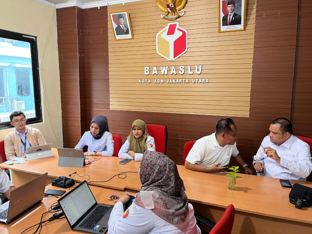Dokumentasi Rapat Evaluasi Mingguan Rabu (25/02)