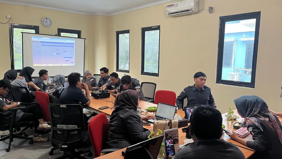 Rapat Internal, 27 April