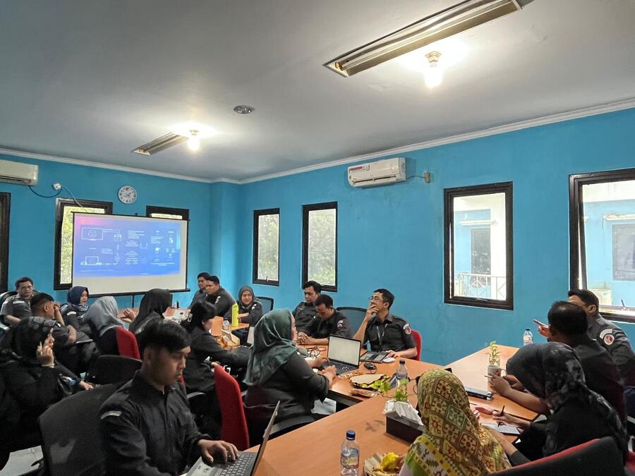 Rapat Internal, 9 Februari