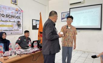 Bawaslu Goes To School